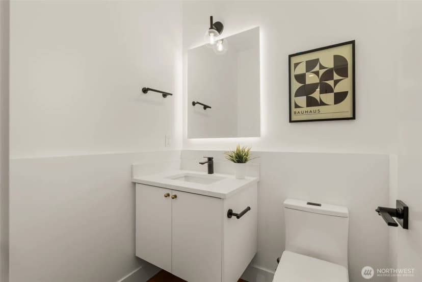 Property photo for 9215 12th Avenue Ne, Seattle photo 15