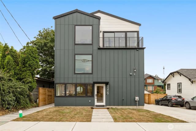 Property photo for 9215 12th Avenue Ne, Seattle photo 2