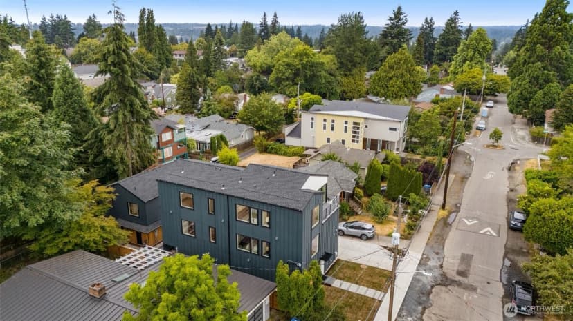 Property photo for 9215 12th Avenue Ne, Seattle photo 34
