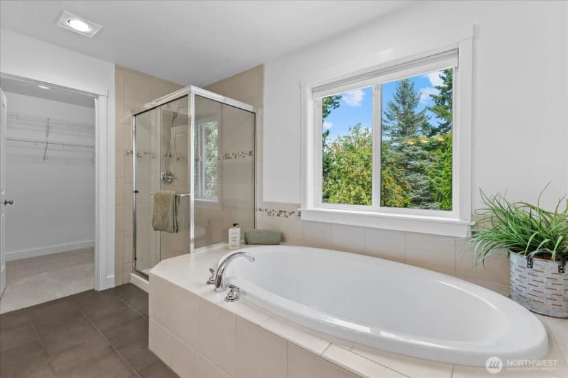 Property photo for 8628 Ne 123rd Place, Kirkland photo 24