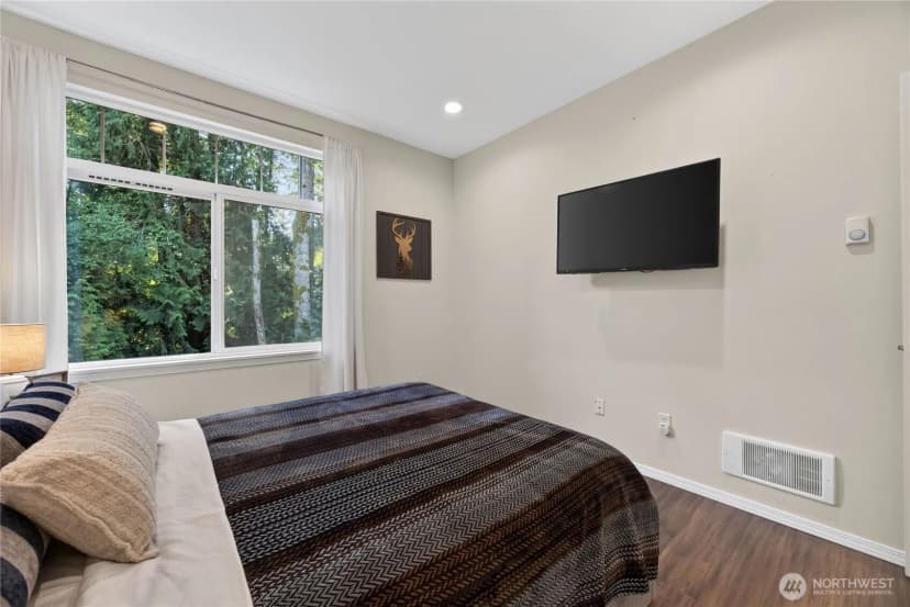 Property photo for 12712 Admiralty Way #b301, Everett photo 24