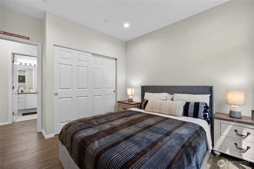 Property photo for 12712 Admiralty Way #b301, Everett photo 25