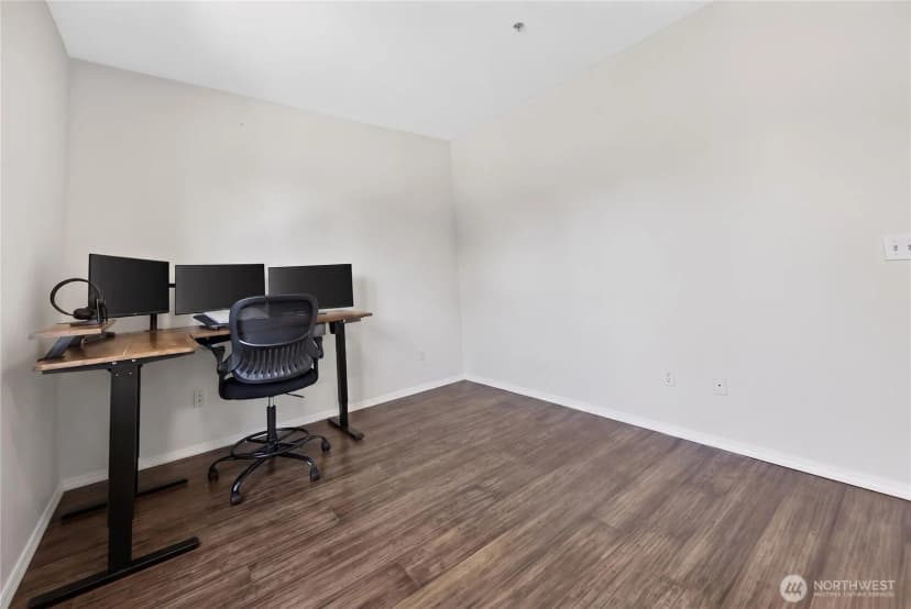Property photo for 12712 Admiralty Way #b301, Everett photo 30