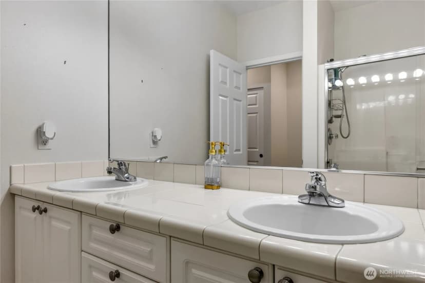 Property photo for 12712 Admiralty Way #b301, Everett photo 22