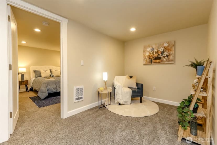 Property photo for 9810 119th Street Sw, Lakewood photo 34