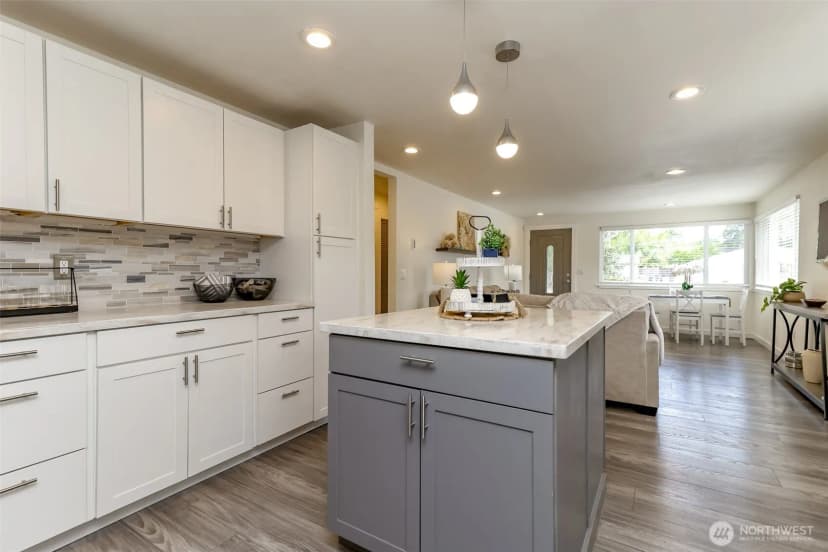 Property photo for 9810 119th Street Sw, Lakewood photo 15