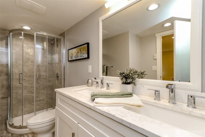 Property photo for 9810 119th Street Sw, Lakewood photo 36
