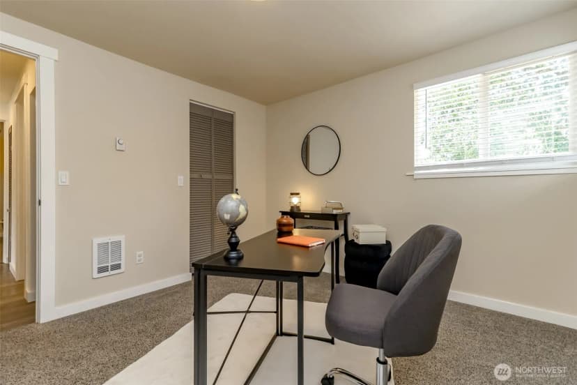 Property photo for 9810 119th Street Sw, Lakewood photo 27