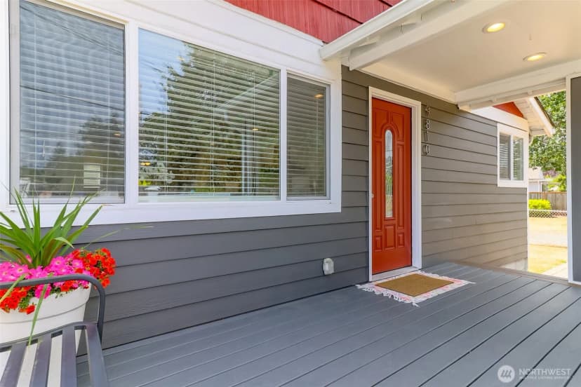 Property photo for 9810 119th Street Sw, Lakewood photo 6