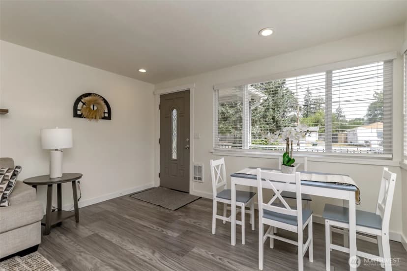 Property photo for 9810 119th Street Sw, Lakewood photo 12