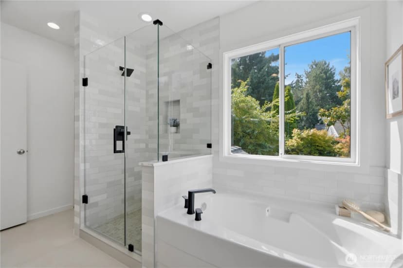 Property photo for 11229 Ne 106th Place, Kirkland photo 15