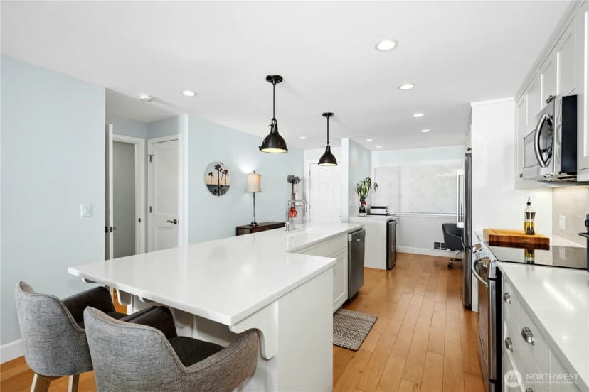 Property photo for 6620 Lake Washington Boulevard Ne #303, Kirkland photo 12