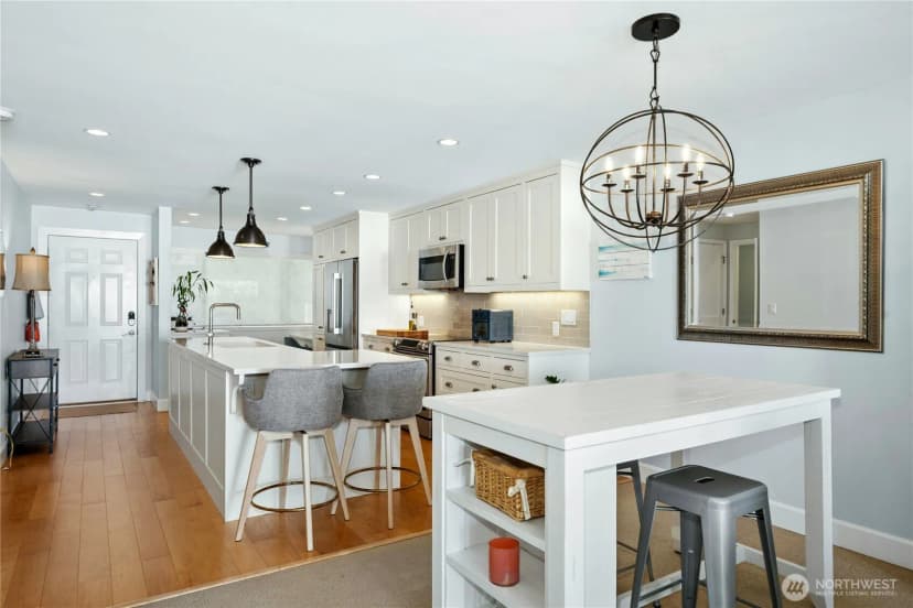 Property photo for 6620 Lake Washington Boulevard Ne #303, Kirkland photo 11
