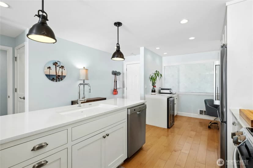 Property photo for 6620 Lake Washington Boulevard Ne #303, Kirkland photo 10