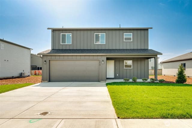 Property photo for 2010 Henderson Way, Longview