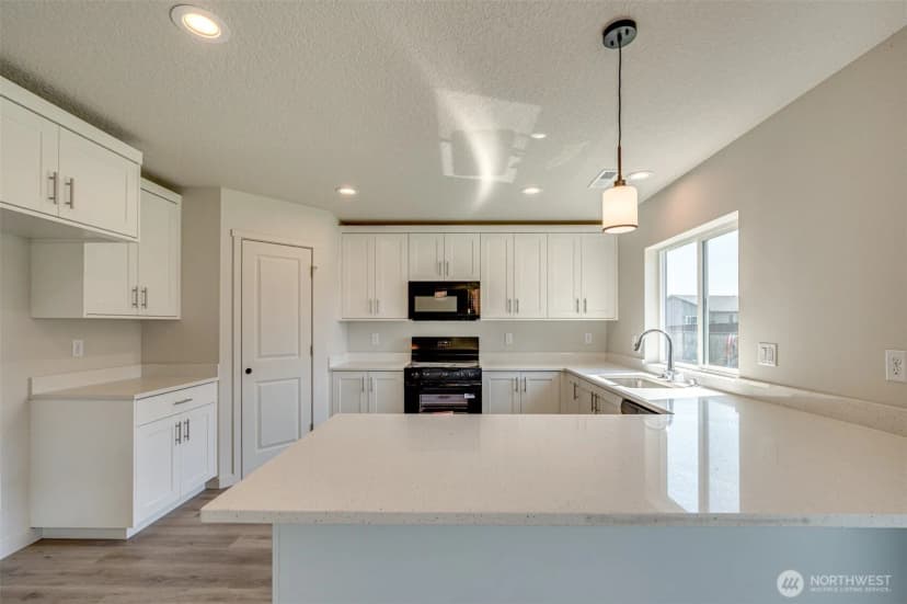 Property photo for 2010 Henderson Way, Longview photo 13