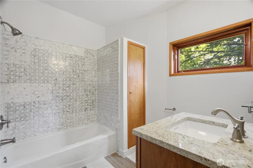 Property photo for 4739 Fernridge Lane, Mercer Island photo 18