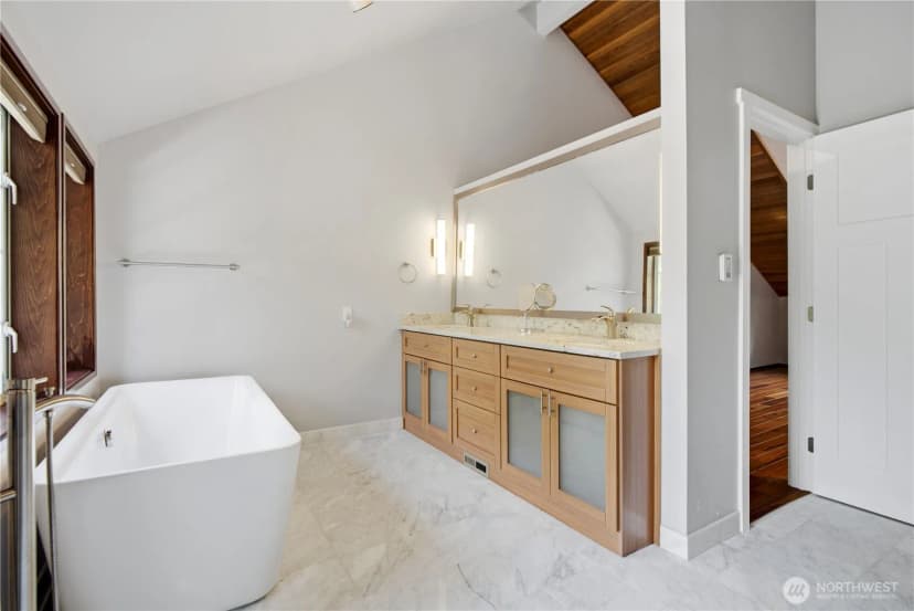Property photo for 4739 Fernridge Lane, Mercer Island photo 25