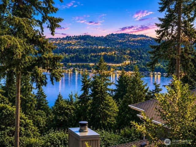 Property photo for 4739 Fernridge Lane, Mercer Island photo 2