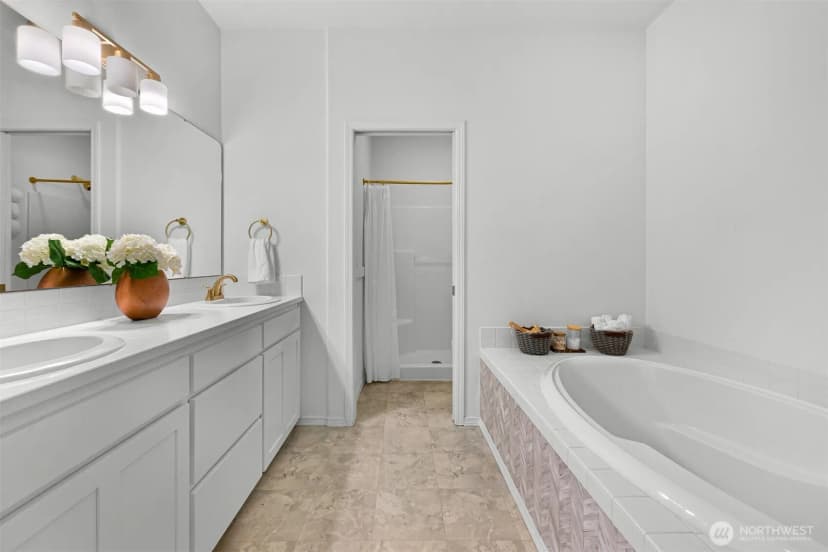 Property photo for 912 S Hills Drive, Bellingham photo 16