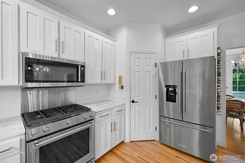 Property photo for 912 S Hills Drive, Bellingham photo 10