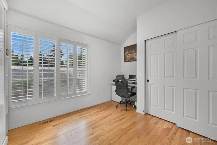 Property photo for 912 S Hills Drive, Bellingham photo 17