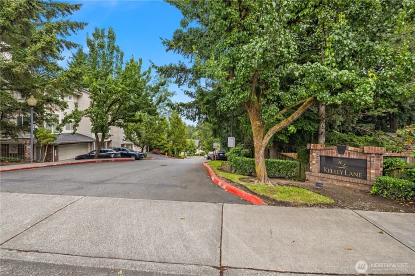 Property photo for 12440 Ne 7th Place, Bellevue photo 25