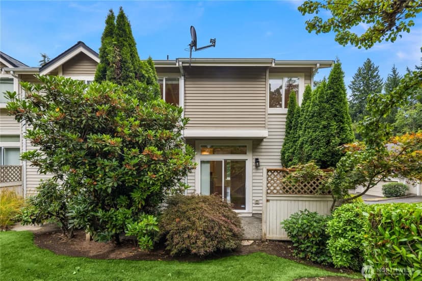 Property photo for 12440 Ne 7th Place, Bellevue photo 12