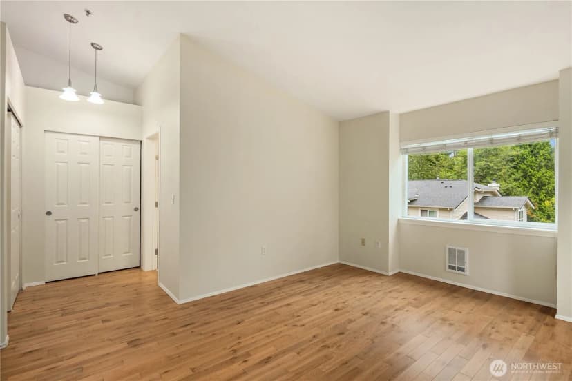 Property photo for 12440 Ne 7th Place, Bellevue photo 14