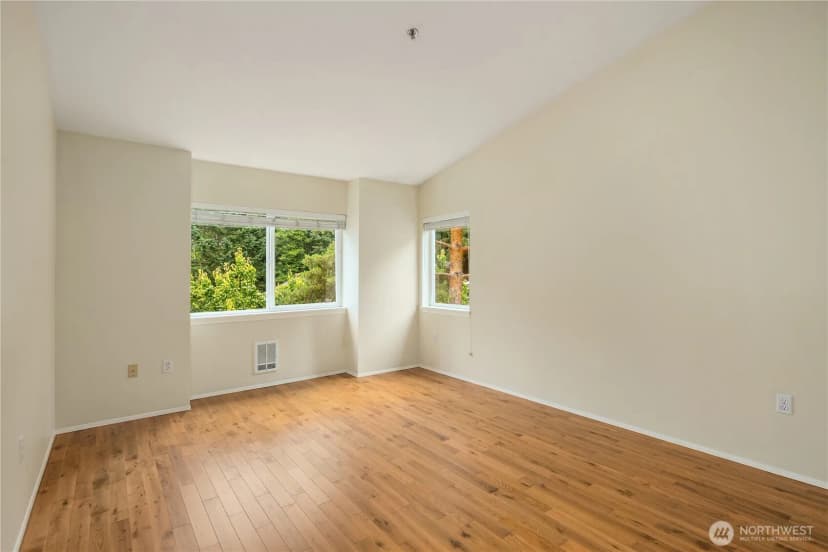 Property photo for 12440 Ne 7th Place, Bellevue photo 17