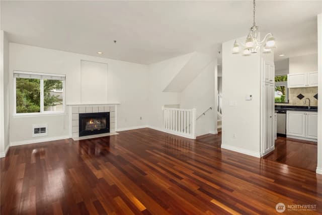 Property photo for 12440 Ne 7th Place, Bellevue photo 4