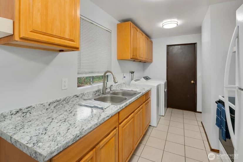 Property photo for 7537 44th Avenue S, Seattle photo 8