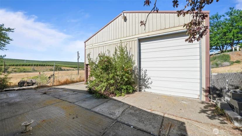 Property photo for 14753 Cottonwood Canyon Road, Yakima photo 4