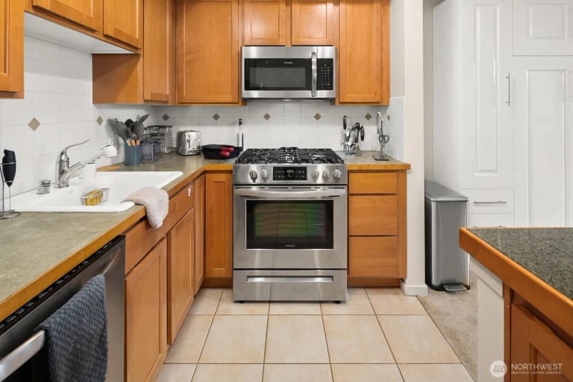 Property photo for 2901 Ne Blakeley Street #306, Seattle photo 13