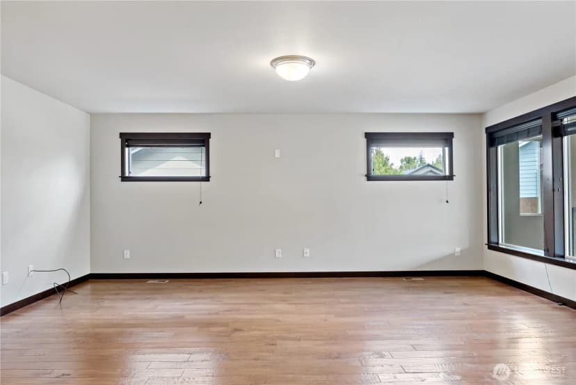 Property photo for 310 Leann Street, Mount Vernon photo 6