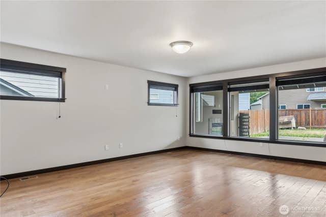 Property photo for 310 Leann Street, Mount Vernon photo 4