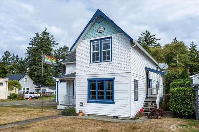 Property photo for 304 Spruce Street E, Ilwaco photo 2