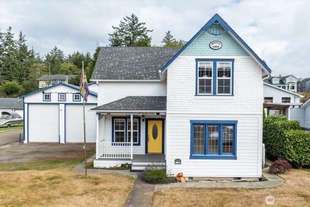 Property photo for 304 Spruce Street E, Ilwaco