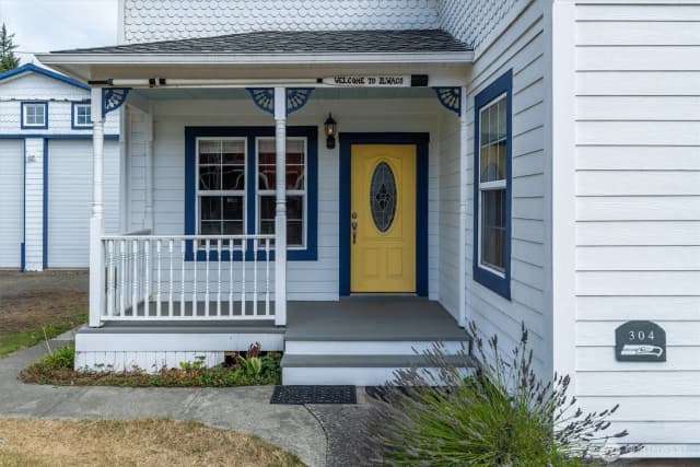 Property photo for 304 Spruce Street E, Ilwaco photo 3