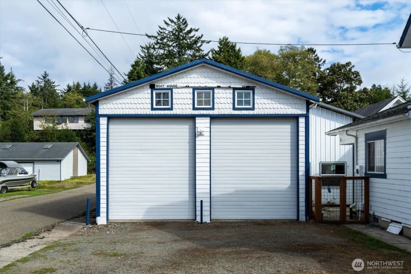 Property photo for 304 Spruce Street E, Ilwaco photo 23
