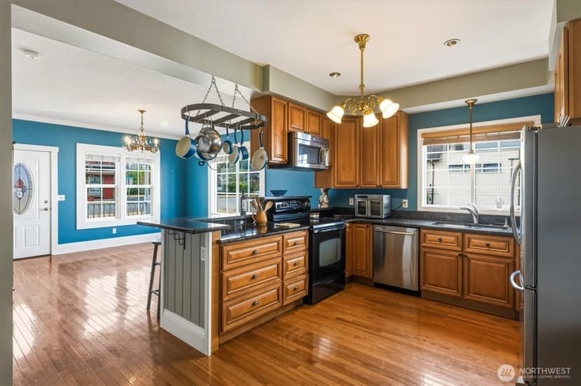 Property photo for 304 Spruce Street E, Ilwaco photo 6