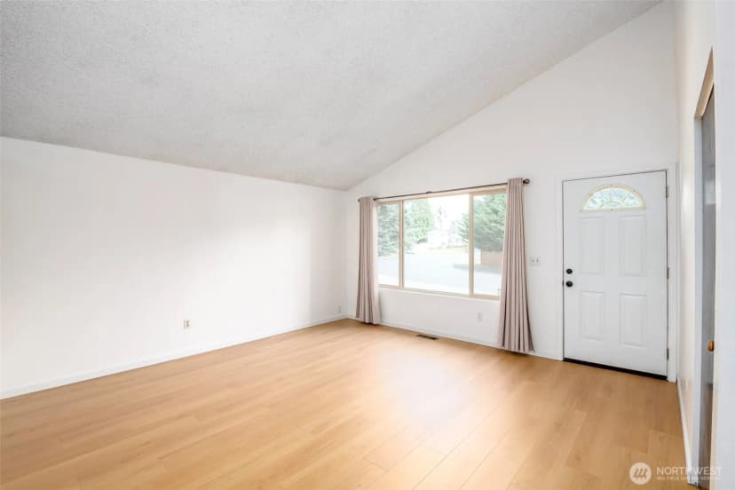 Property photo for 30031 45th Place S, Auburn photo 4