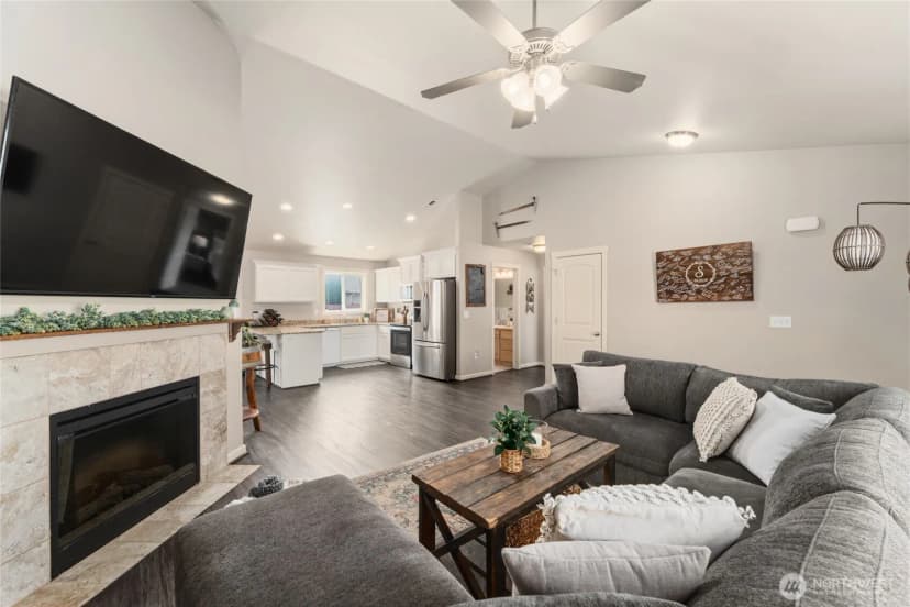 Property photo for 434 N Wilson Street, Chelan photo 10