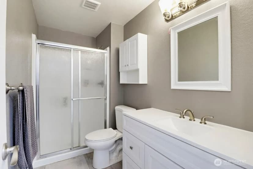 Property photo for 12512 Se 275th Place, Kent photo 12
