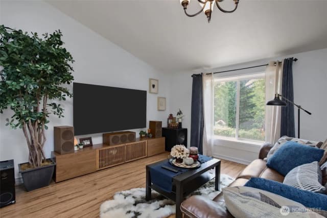 Property photo for 18908 Se 116th Place, Issaquah photo 2