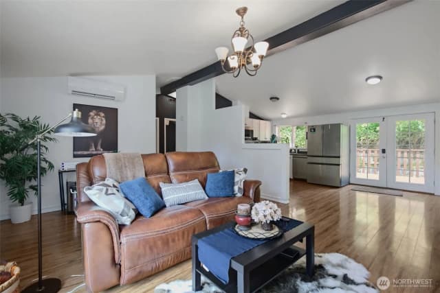 Property photo for 18908 Se 116th Place, Issaquah photo 4