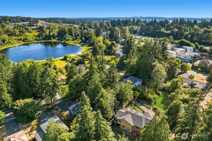 Property photo for 12022 Ne 97th Street, Kirkland photo 34