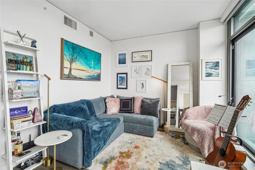 Property photo for 2510 6th Avenue #1706, Seattle photo 2