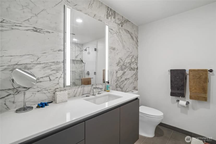 Property photo for 2510 6th Avenue #1706, Seattle photo 8