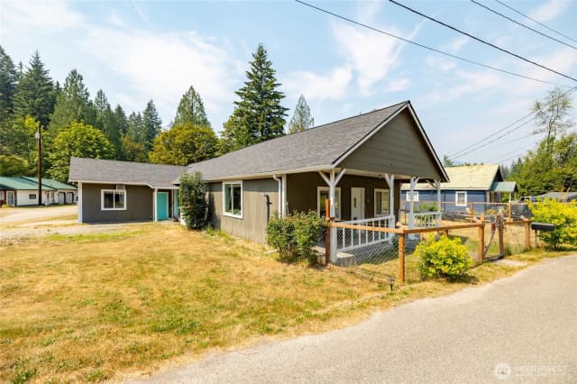 Property photo for 26706 469th Avenue Ne, Darrington photo 3